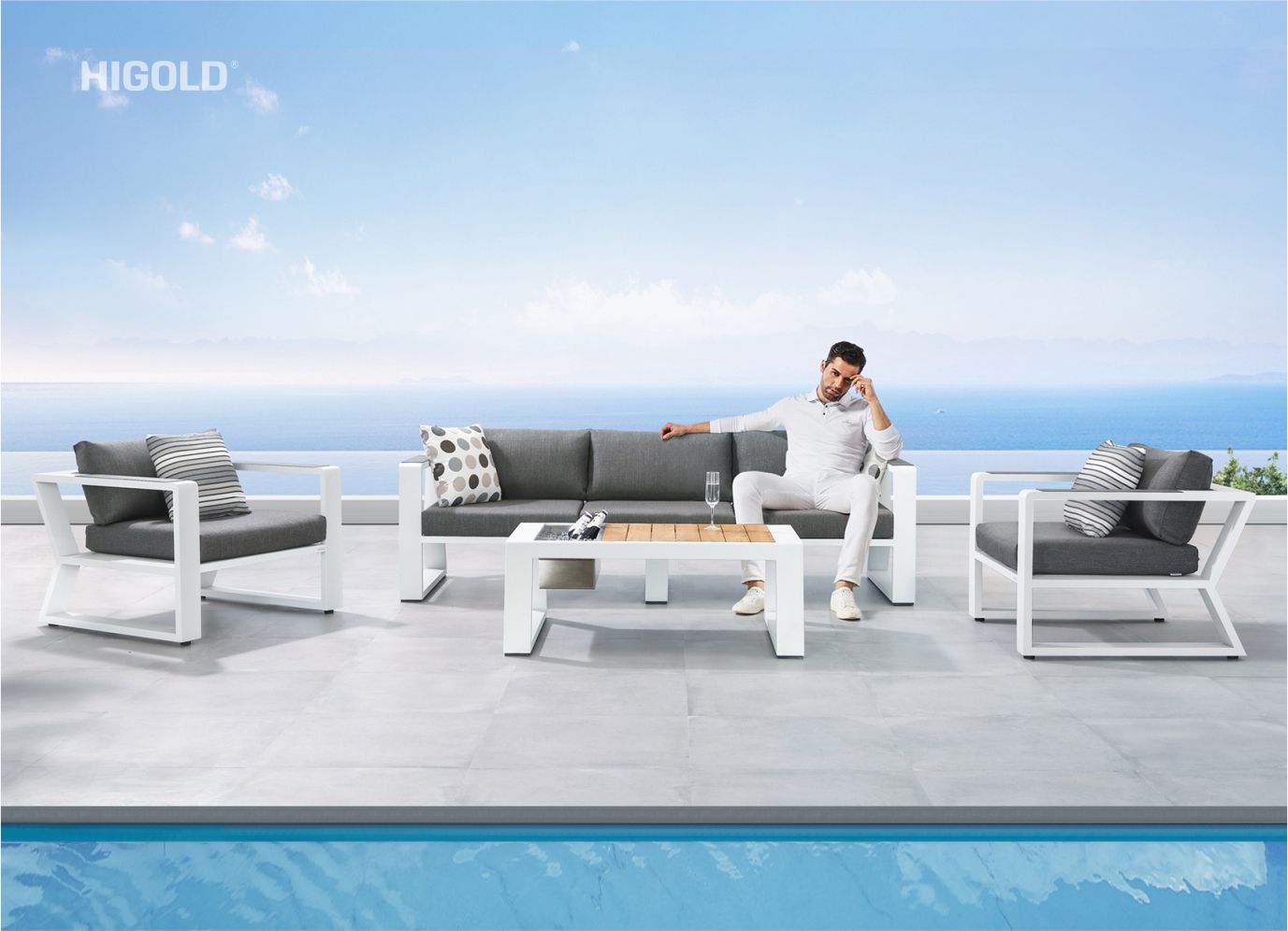 Exee white outdoor conversation set for 5