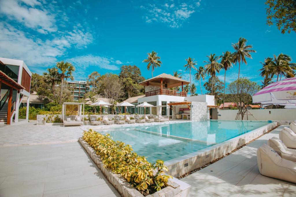 Luxtalay Khanom Hotel